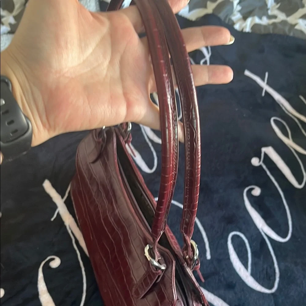 100% Genuine Cow Leather Maxx New York dark Red Shoulder Bag with Classic Design